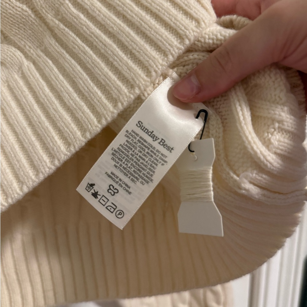Aritzia Cable Knit Cream Sweater - Picture 3 of 3